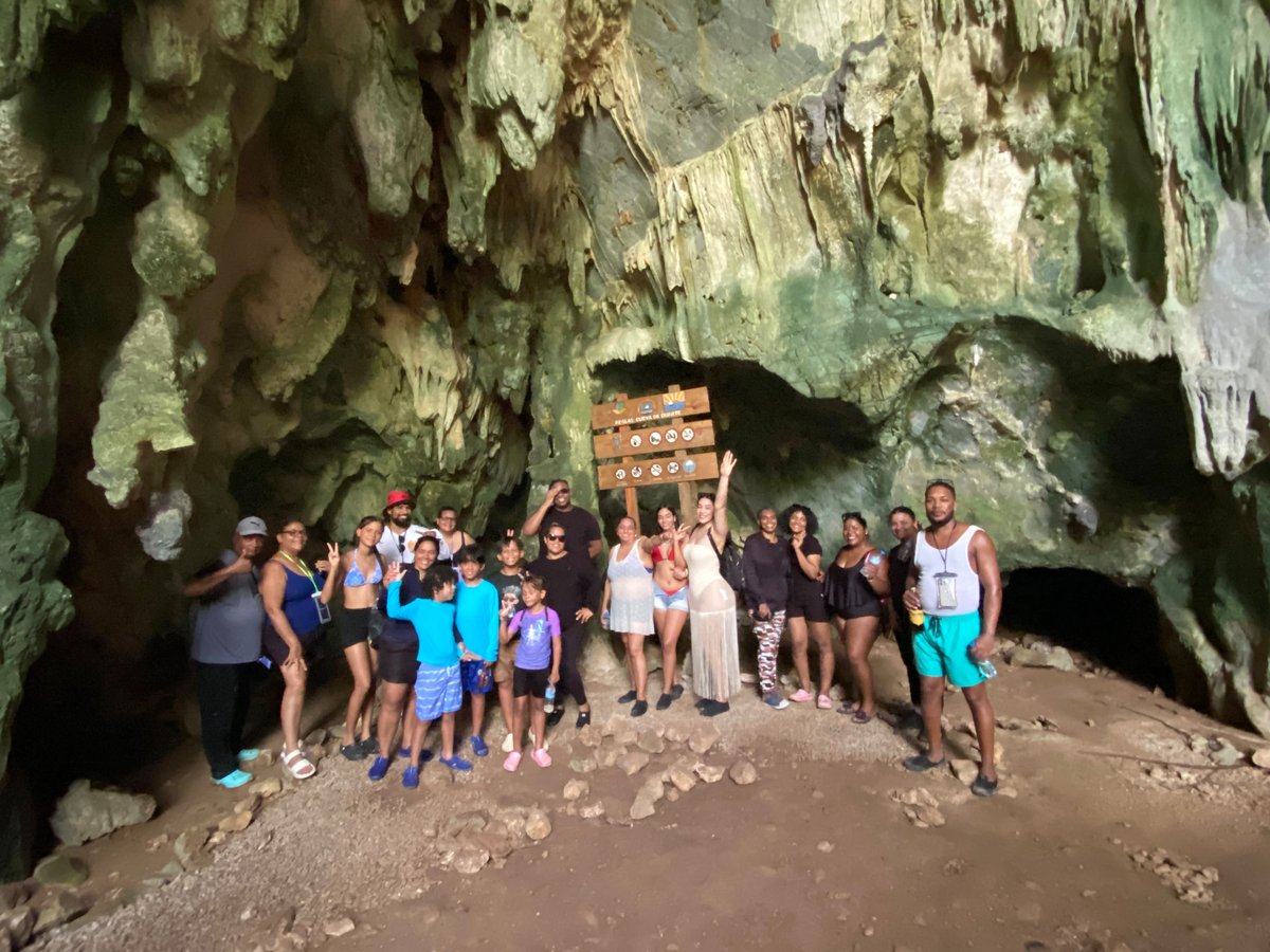 Large group inside the Duarte cave
