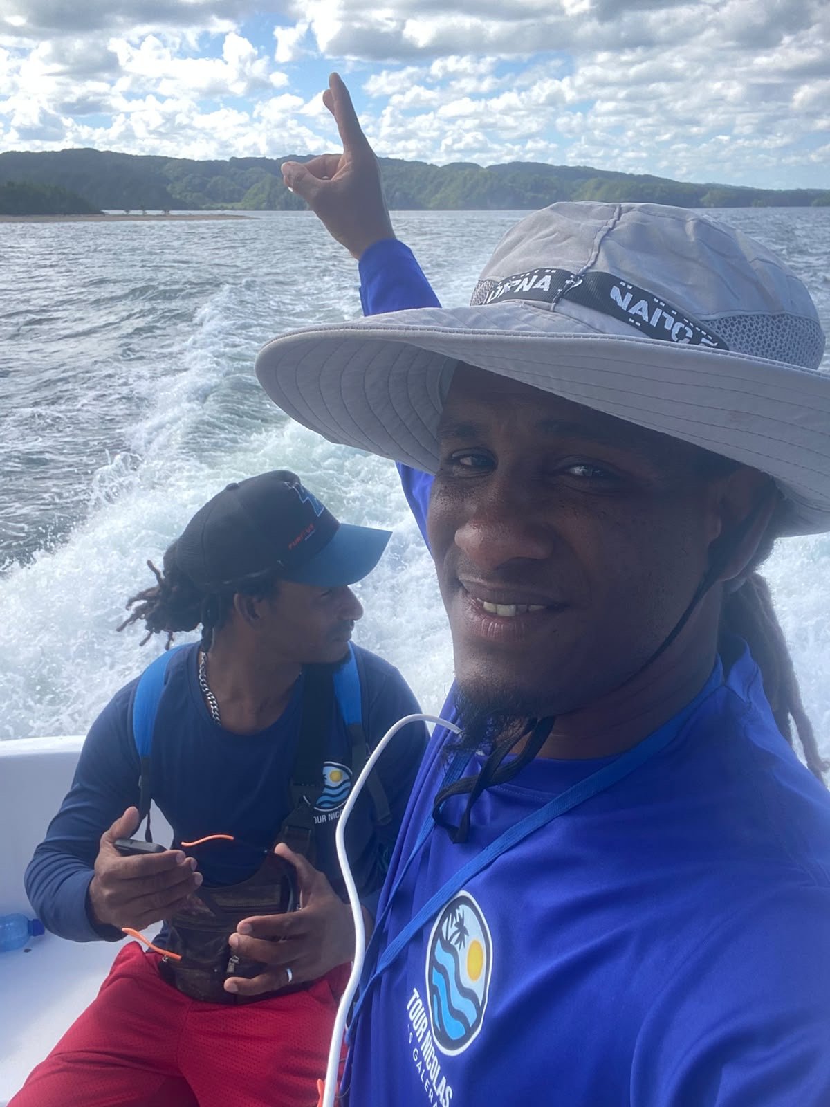 Tour Nicolas guides on the boat