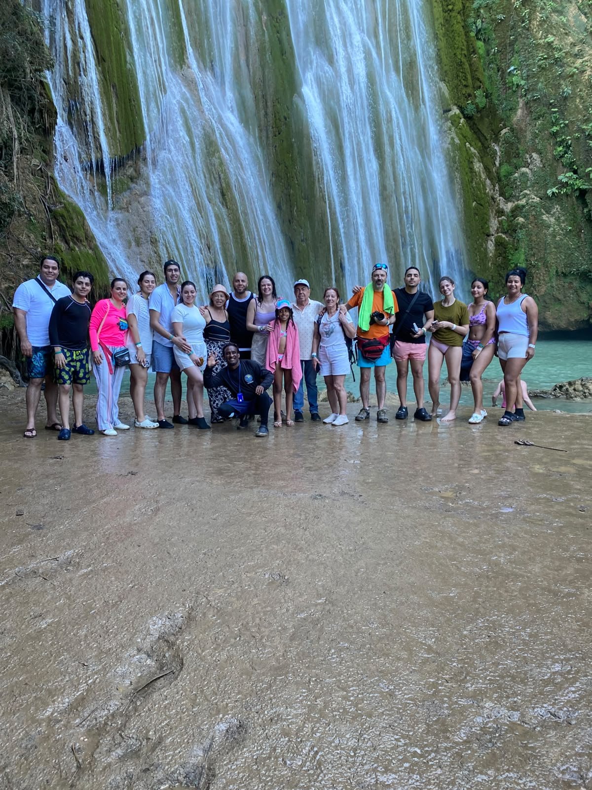 Group in front of the Salto del Limón waterfall